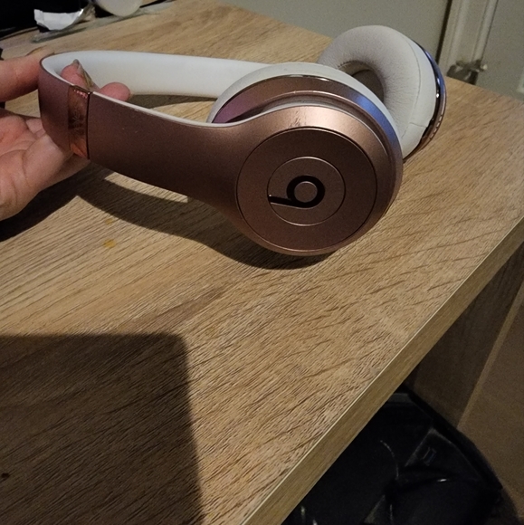 Rose gold Beats